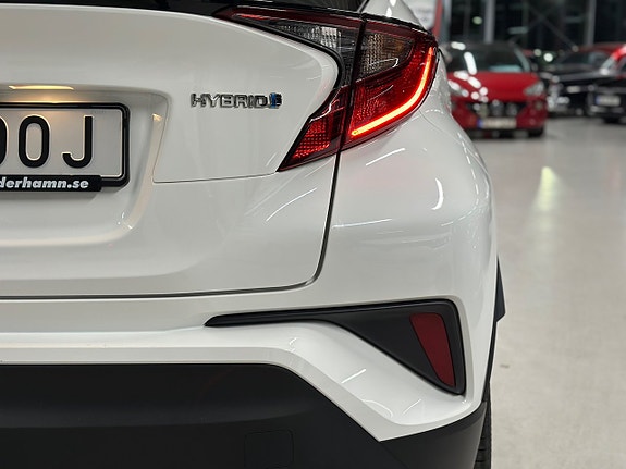Toyota C-HR 5 of 24
