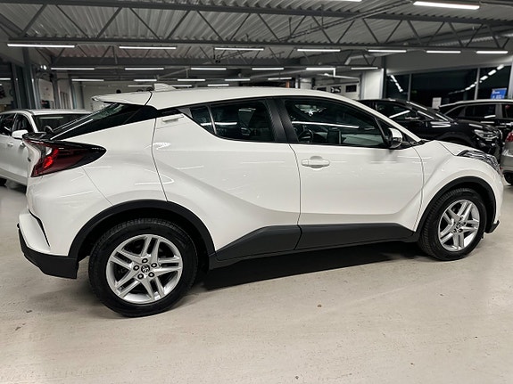 Toyota C-HR 9 of 24