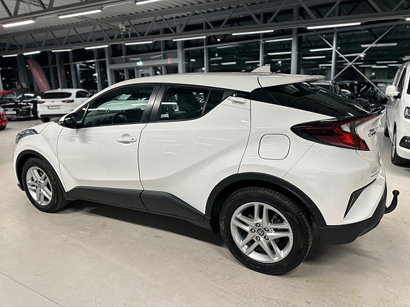 Toyota C-HR 10 of 24