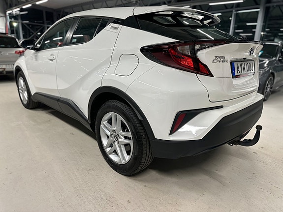 Toyota C-HR 4 of 24