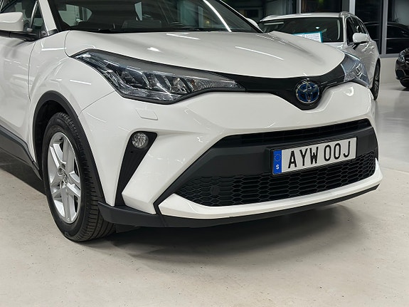 Toyota C-HR 8 of 24
