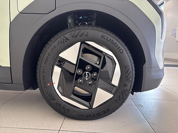 Kia EV3 14 of 21