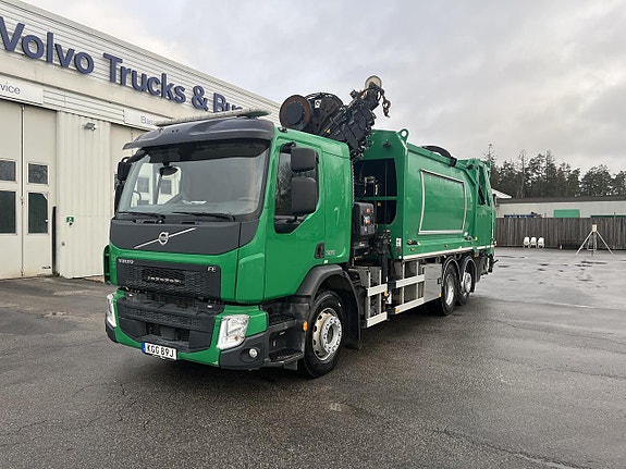 Volvo FE Sopbil med Kran