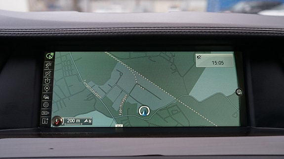BMW M550d 8 of 27