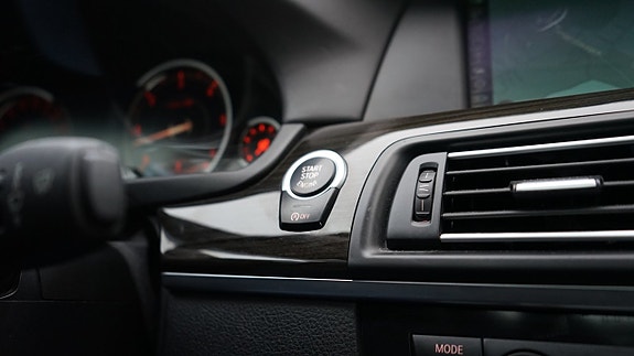 BMW M550d 10 of 27