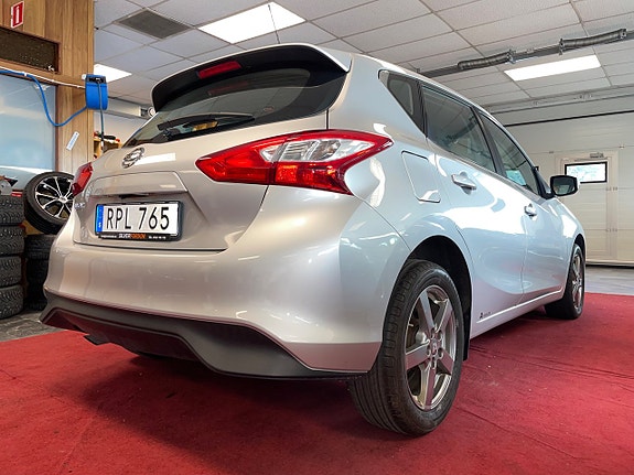 Nissan Pulsar 4 of 5