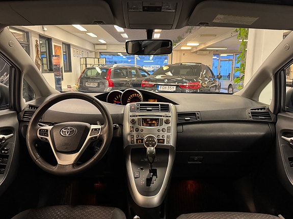 Toyota Verso 12 of 17
