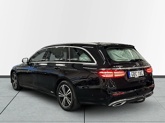 Mercedes-Benz E220 5 of 5