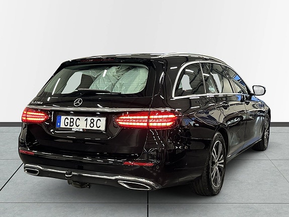 Mercedes-Benz E220 6 of 20