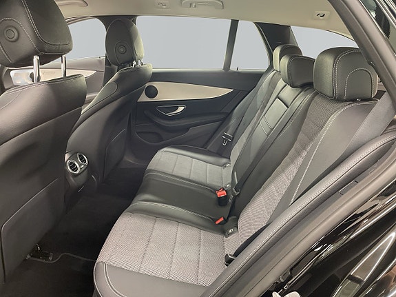 Mercedes-Benz E220 13 of 20