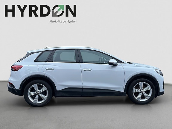 Audi Q4 e-tron 7 of 16