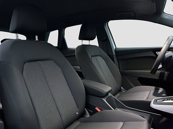 Audi Q4 e-tron 14 of 16