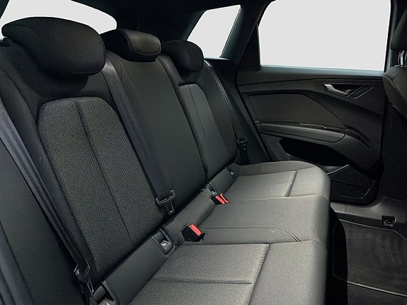 Audi Q4 e-tron 15 of 16