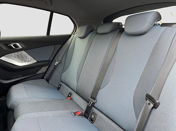BMW 120 11 of 17
