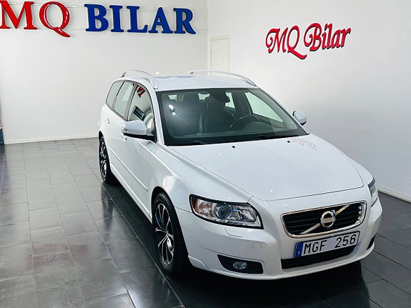 Volvo V50 3 of 20