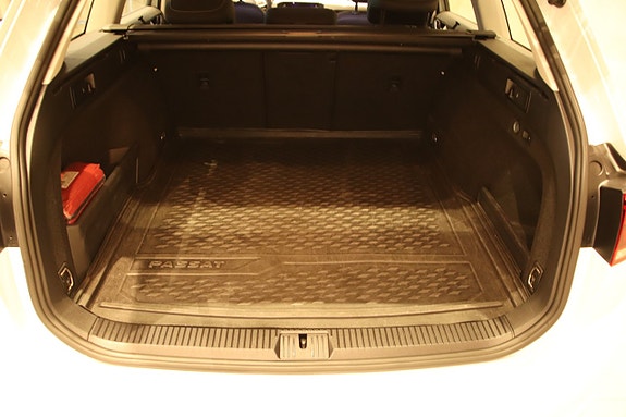 Volkswagen Passat 7 of 17
