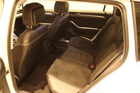 Volkswagen Passat 8 of 17