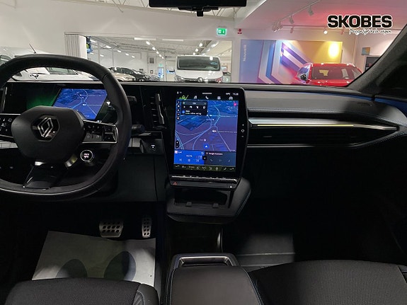 Renault Scenic E-Tech 12 of 18