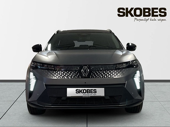 Renault Scenic E-Tech 3 of 18