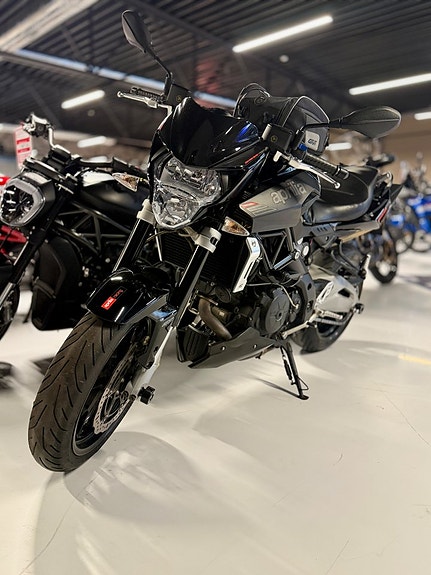 Aprilia Shiver 750 3 of 5