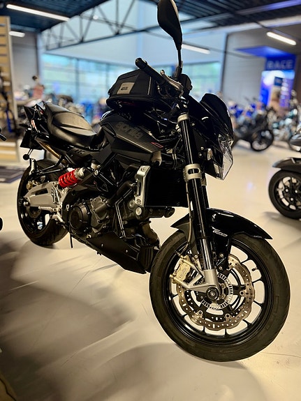 Aprilia Shiver 750 2 of 5