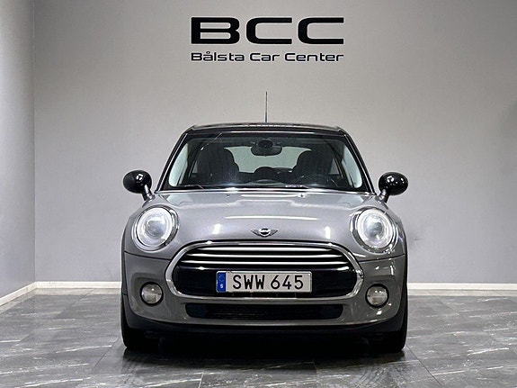 MINI Cooper 2 of 5