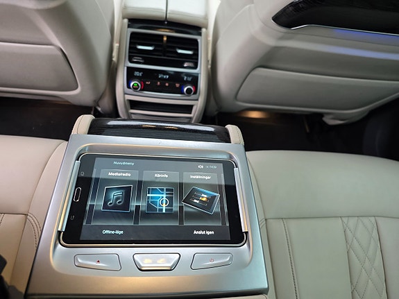 BMW 740d 9 of 30