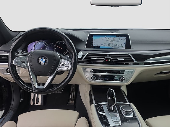 BMW 740d 28 of 30