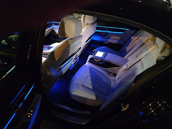 BMW 740d 18 of 30