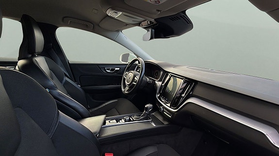 Volvo V60 11 of 27