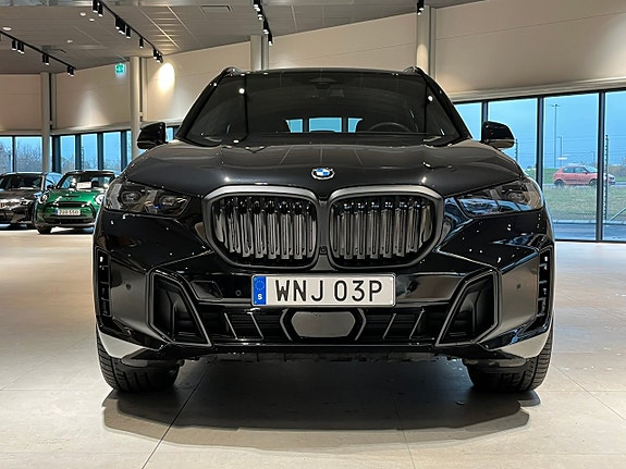 BMW X5 2 of 5
