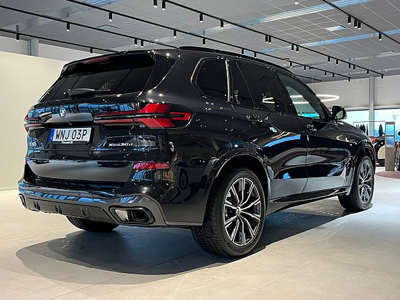 BMW X5 4 of 5