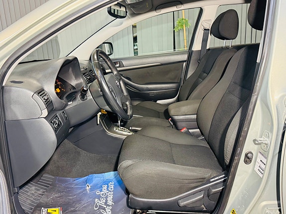 Toyota Avensis 13 of 16