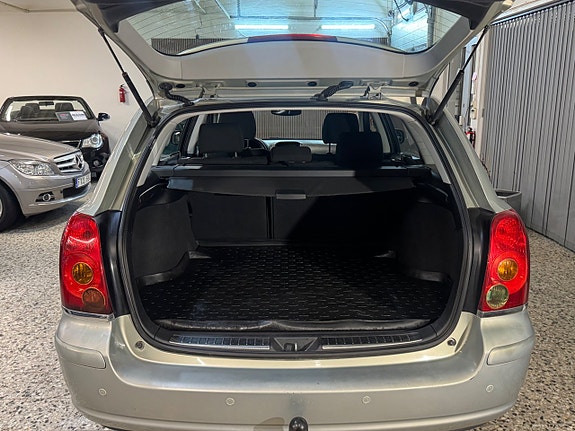 Toyota Avensis 7 of 16