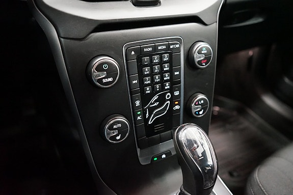 Volvo V40 15 of 24