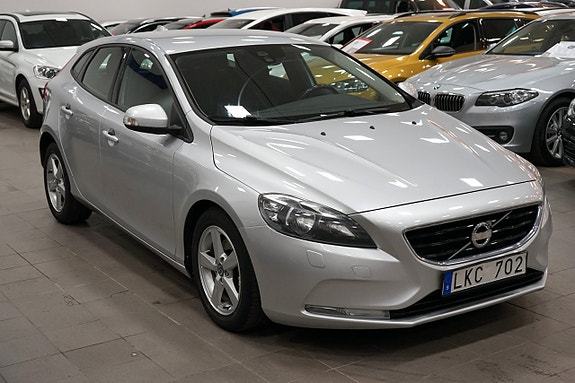 Volvo V40 4 of 24