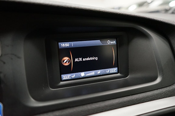 Volvo V40 14 of 24