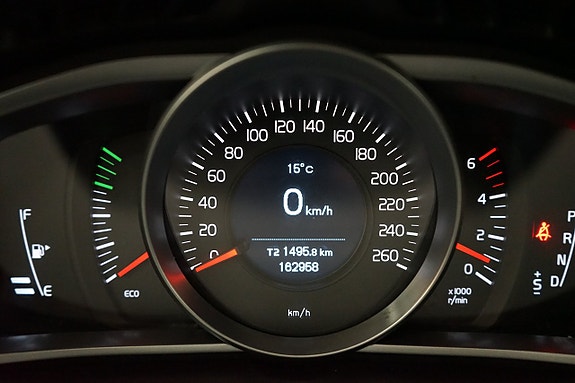 Volvo V40 12 of 24