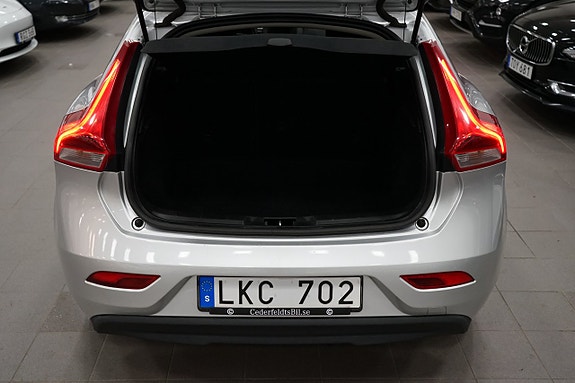 Volvo V40 10 of 24