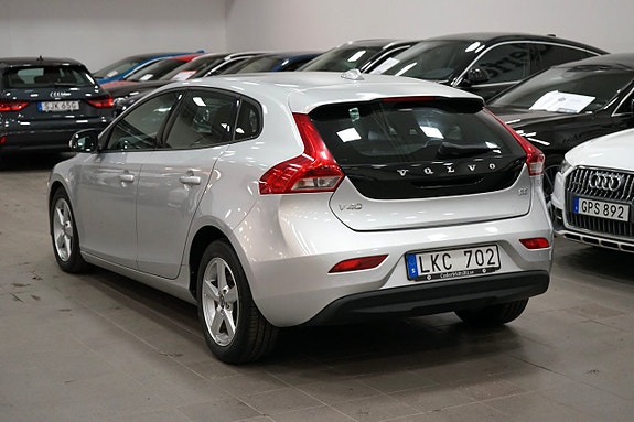 Volvo V40 3 of 24