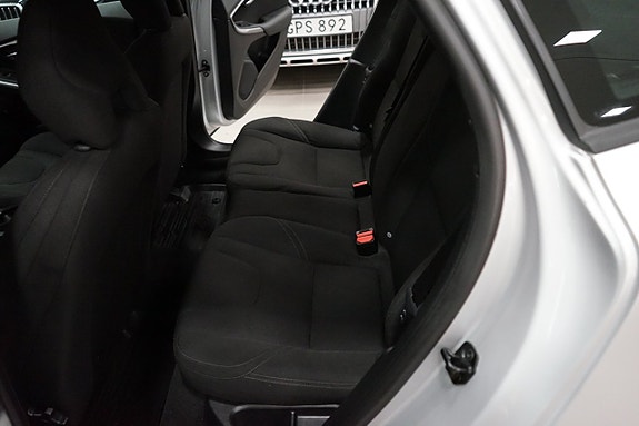 Volvo V40 6 of 24