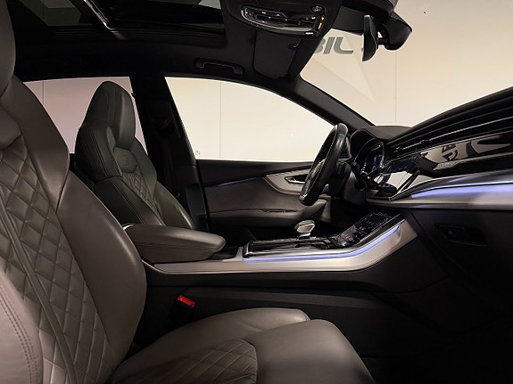 Audi Q8 18 of 27