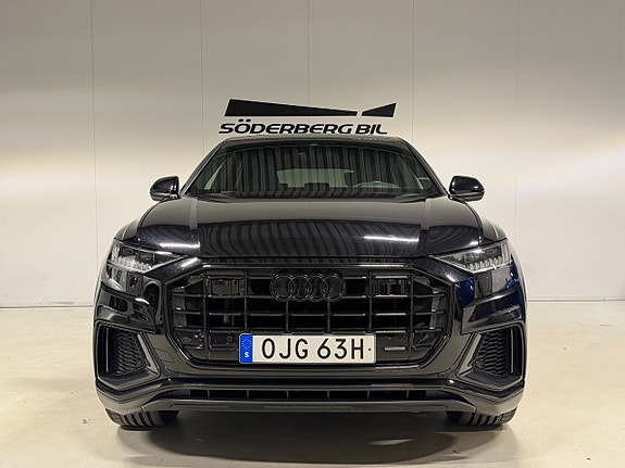 Audi Q8 3 of 27