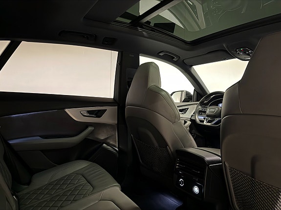 Audi Q8 21 of 27