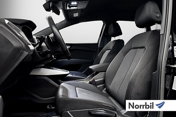 Audi Q4 e-tron 7 of 15