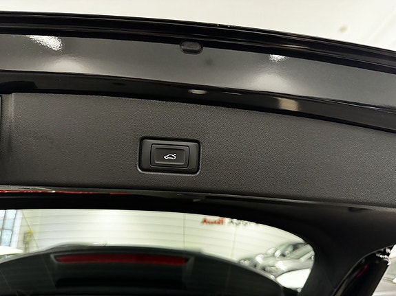 Audi Q4 e-tron 14 of 15