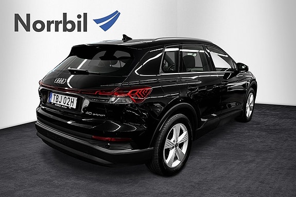 Audi Q4 e-tron 6 of 15