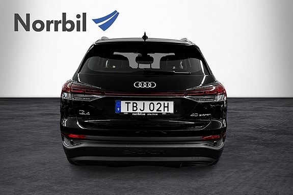 Audi Q4 e-tron 5 of 15