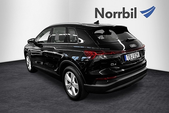 Audi Q4 e-tron 4 of 15