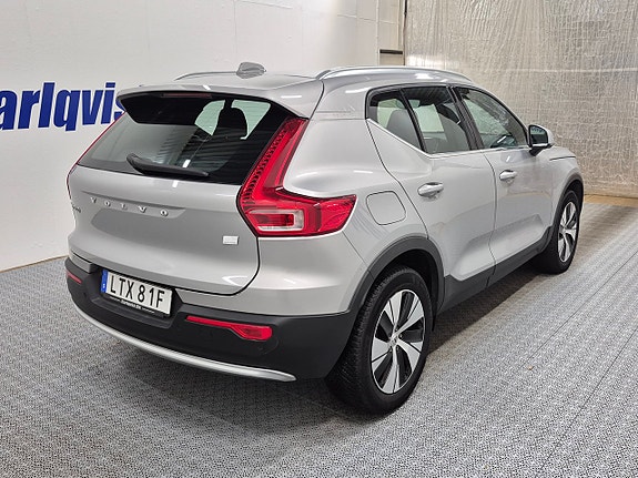 Volvo XC40 4 of 5